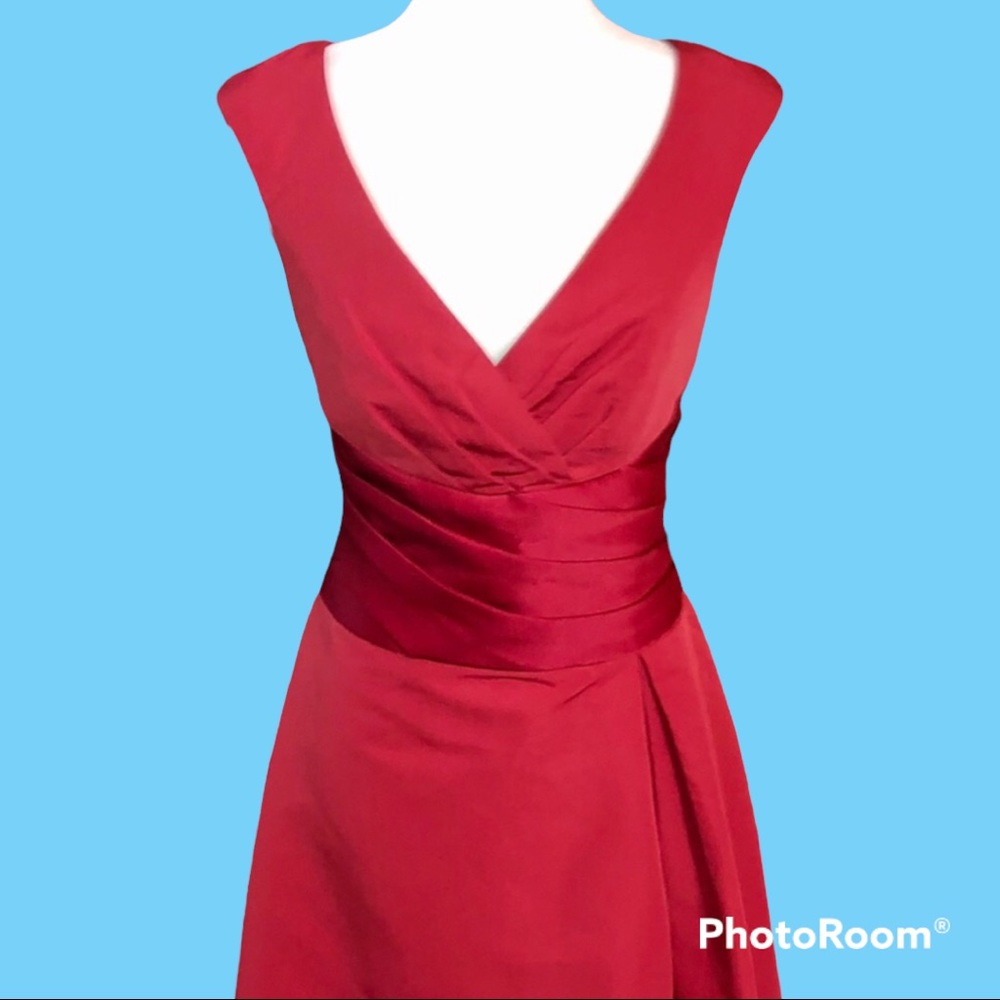Elegant Red Formal Dress - Picture 4 of 9